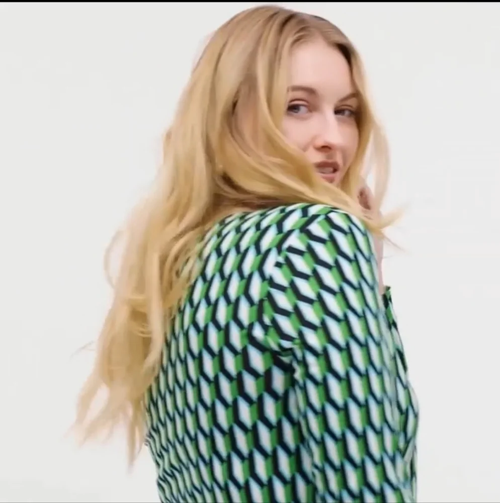 Diane Von Furstenberg Bold Print Midi Wrap Dress‎